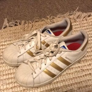 Vintage Adidas superstars